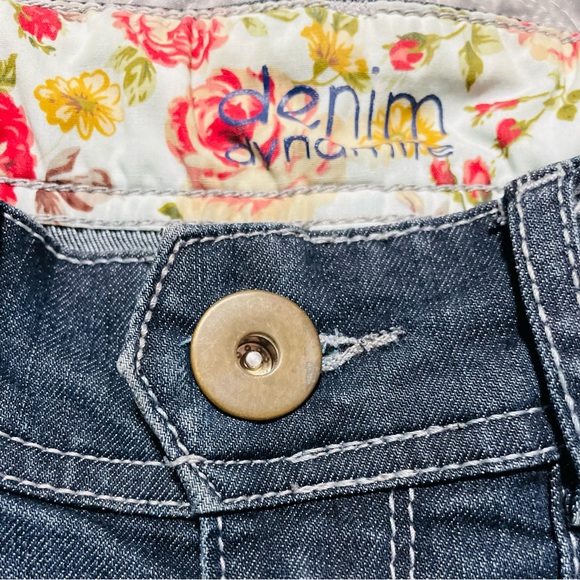 Denim Dynamite Shorts - Picture 5 of 5